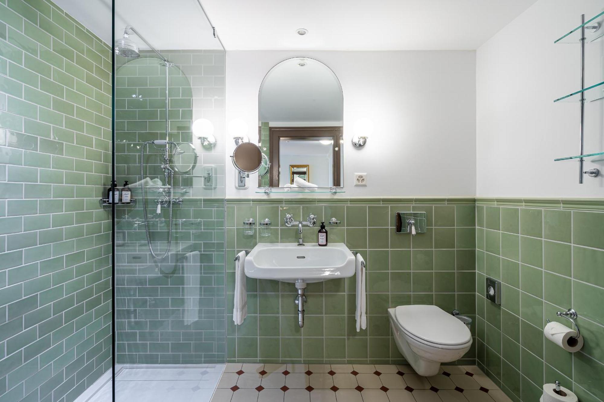 Davinet Suite
